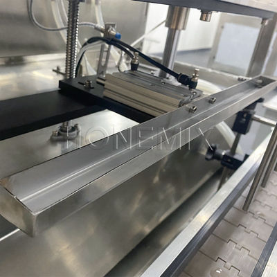 220V Sos Şişesi Sıvı Doldurma Makineleri PLC Kontrolü Sızdırmaz Tasarım